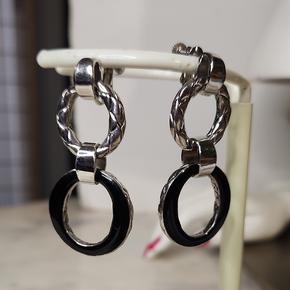 Vintage | Elegant Silver and Black Chain Link ClipOn Earrings